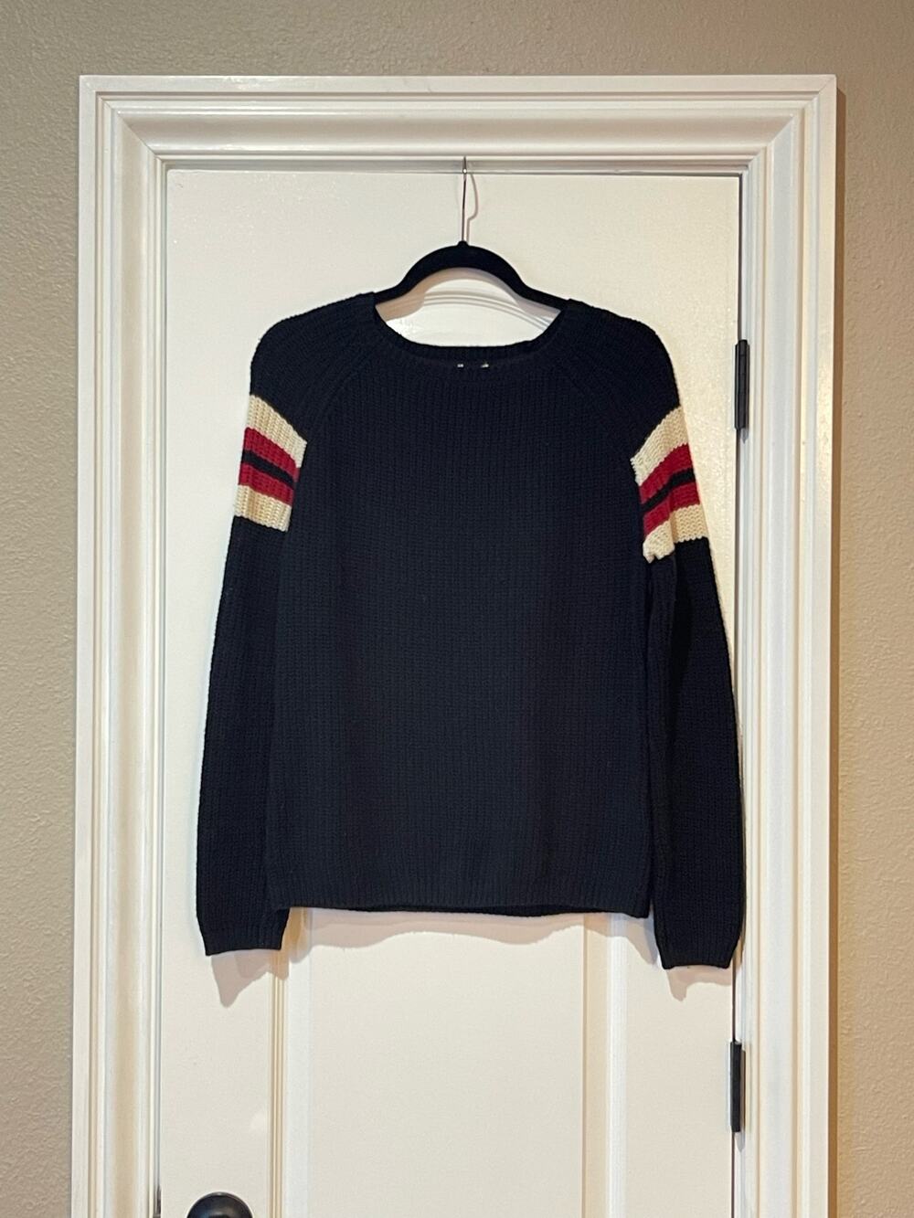 Black Ladies Forever 21 Sweater Size Small